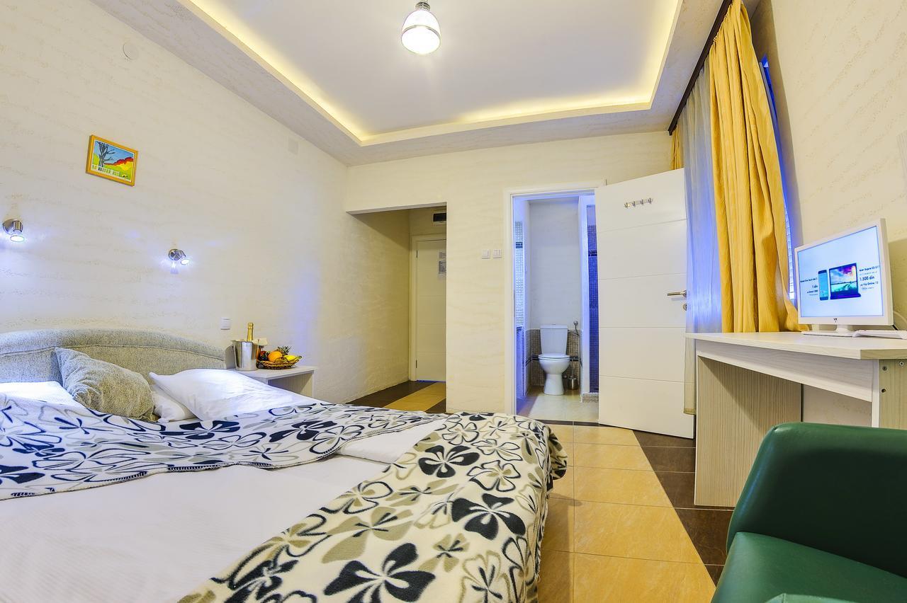 Hotel Vila Etna Ugrinovci  Zimmer foto